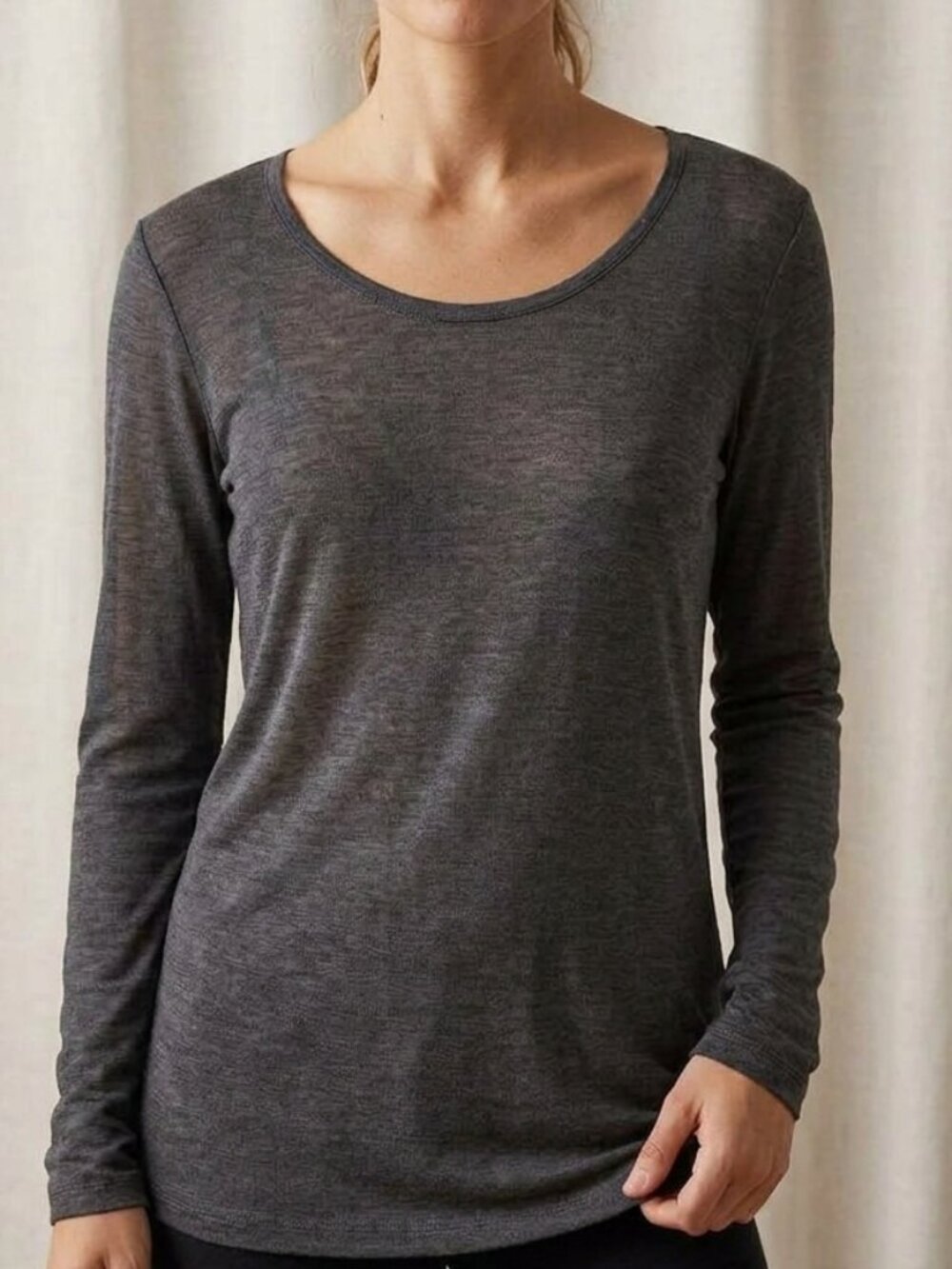Uniqlo Heattech Gray Long-Sleeve Thermal Top | Charcoal Gray